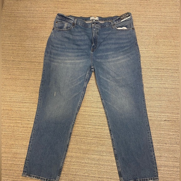 NWT Abercrombie 90s Straight Ultra High Rise Jean In Blue Sz 36 | 22R - Picture 1 of 8